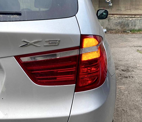 Жовті повороти Hyundai Santa Fe